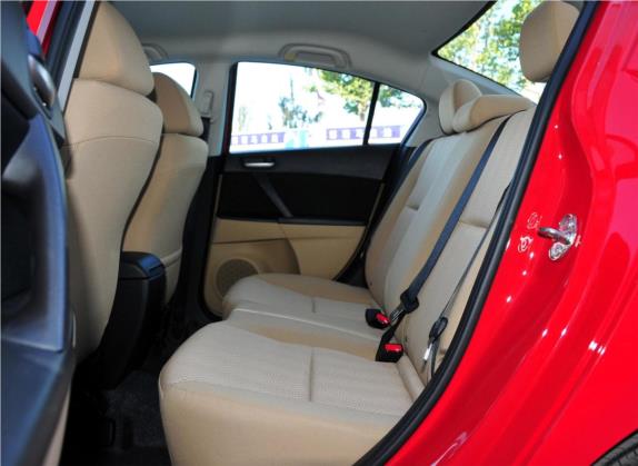 马自达3星骋 2011款 三厢 1.6L 自动舒适型 车厢座椅   后排空间