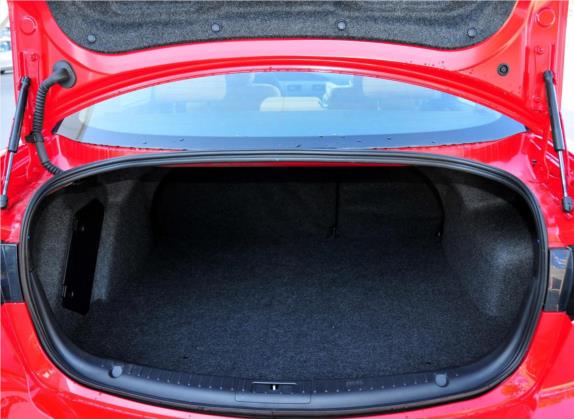 马自达3星骋 2011款 三厢 1.6L 自动舒适型 车厢座椅   后备厢