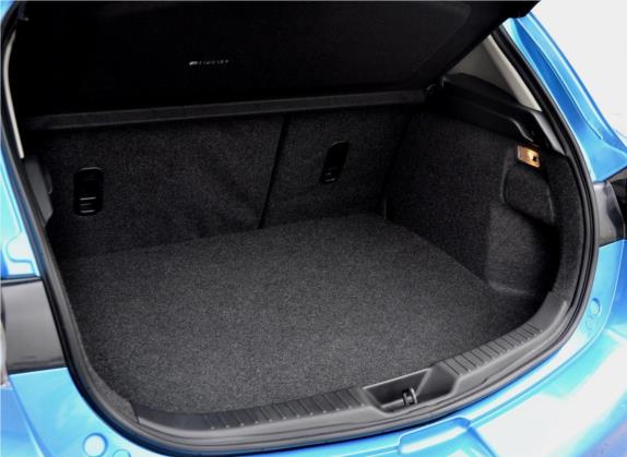 马自达3星骋 2012款 两厢 2.0L 自动豪华型 车厢座椅   后备厢
