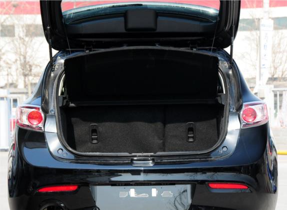 马自达3星骋 2012款 两厢 1.6L 手动舒适型 车厢座椅   后备厢