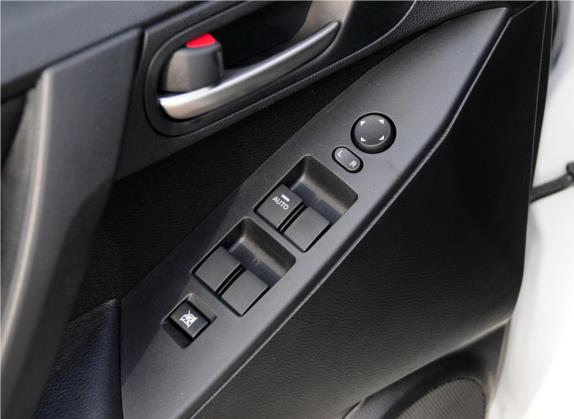 马自达3星骋 2013款 三厢 1.6L 手动精英型 车厢座椅   门窗控制