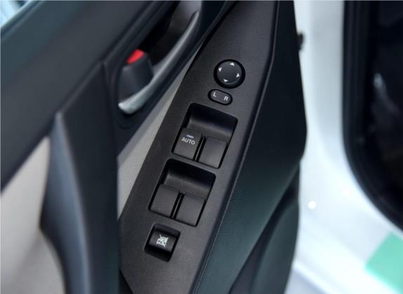 马自达3星骋 2015款 三厢 1.6L 自动舒适型 车厢座椅   门窗控制