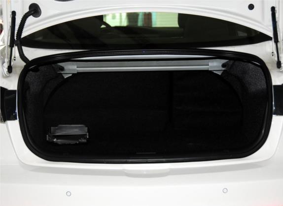 马自达3星骋 2015款 三厢 2.0L 自动运动型 车厢座椅   后备厢