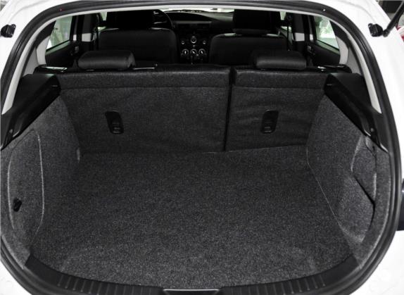 马自达3星骋 2015款 两厢 1.6L 自动精英型 车厢座椅   后备厢