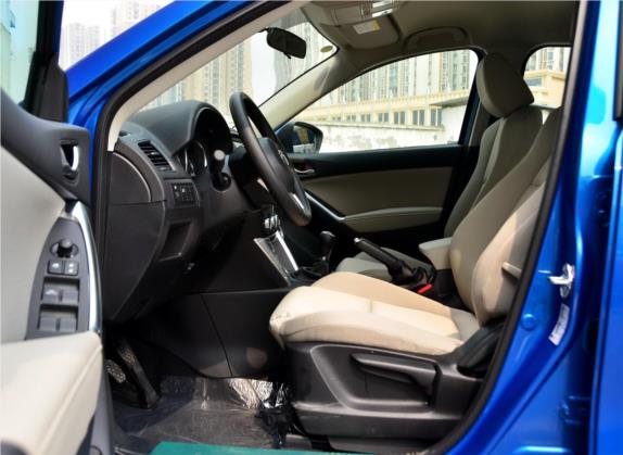 马自达CX-5 2013款 2.0L 手动两驱舒适型 车厢座椅   前排空间