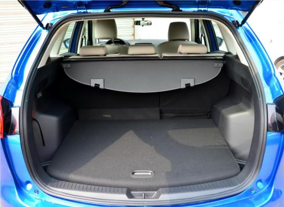 马自达CX-5 2013款 2.0L 手动两驱舒适型 车厢座椅   后备厢