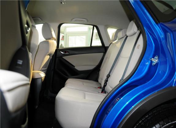 马自达CX-5 2013款 2.0L 自动两驱舒适型 车厢座椅   后排空间