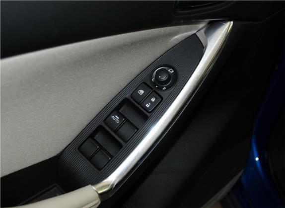 马自达CX-5 2013款 2.0L 自动两驱舒适型 车厢座椅   门窗控制