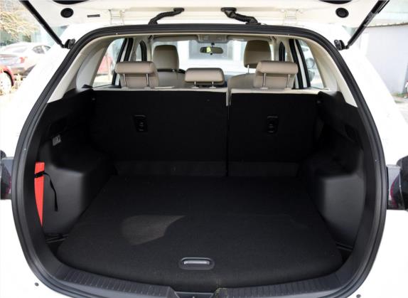 马自达CX-5 2015款 2.0L 手动两驱舒适型 车厢座椅   后备厢