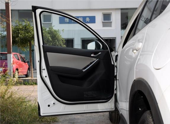 马自达CX-5 2015款 2.0L 手动两驱舒适型 车厢座椅   前门板