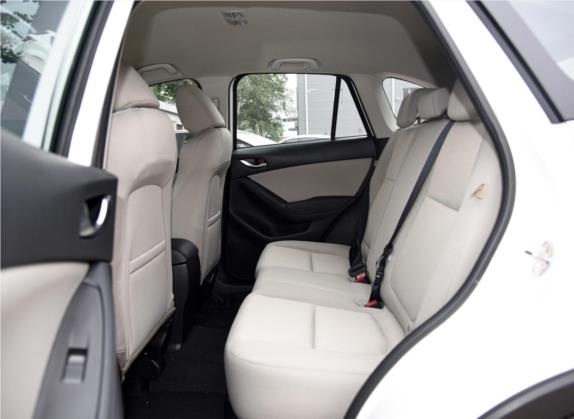 马自达CX-5 2015款 2.0L 自动两驱舒适型 车厢座椅   后排空间