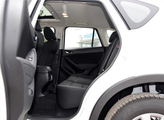 马自达CX-5 2015款 2.0L 自动两驱都市型 车厢座椅   后排空间
