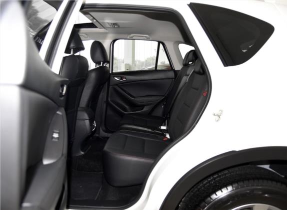 马自达CX-5 2015款 2.0L 自动四驱豪华型 车厢座椅   后排空间