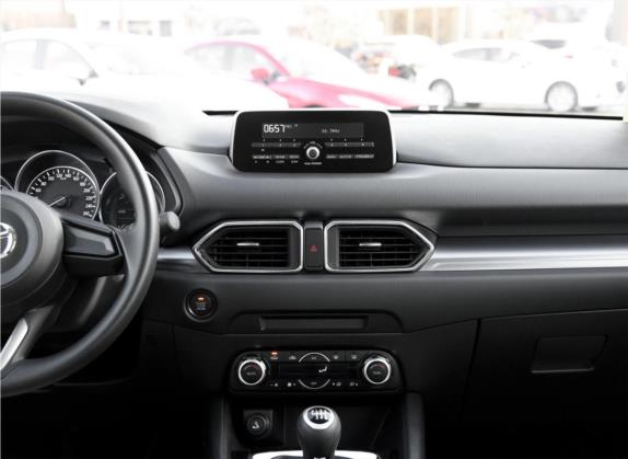 马自达CX-5 2017款 2.0L 手动两驱舒适型 国V 中控类   中控台