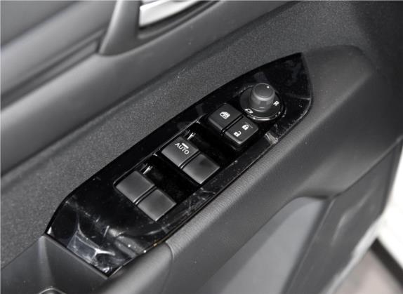 马自达CX-5 2017款 2.0L 自动两驱舒适型 国V 车厢座椅   门窗控制