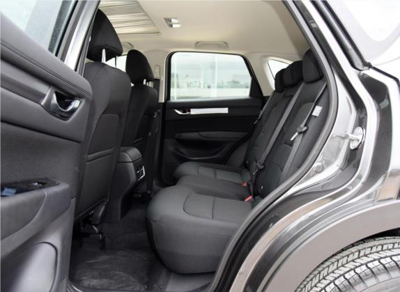 马自达CX-5 2017款 2.0L 自动两驱智尚型 国V 车厢座椅   后排空间