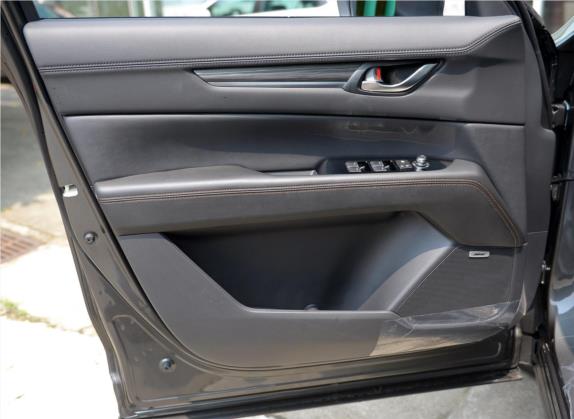 马自达CX-5 2017款 2.5L 自动四驱旗舰型 国V 车厢座椅   前门板