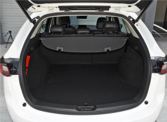 马自达CX-5 2019款 云控版 2.5L 自动四驱旗舰型 国VI 车厢座椅   后备厢