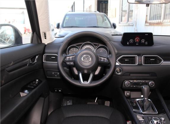 马自达CX-5 2020款 2.0L 自动两驱智慧型 中控类   驾驶位