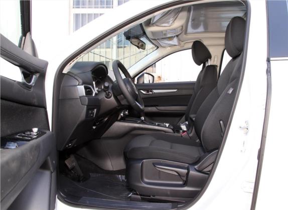 马自达CX-5 2020款 2.0L 自动两驱智慧型 车厢座椅   前排空间