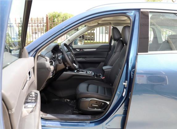 马自达CX-5 2020款 2.0L 自动两驱智尊型 车厢座椅   前排空间