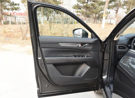 马自达CX-5 2020款 2.5L 自动两驱智尊型 车厢座椅   前门板