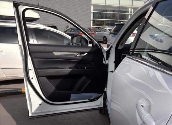 马自达CX-5 2020款 2.5L 自动四驱智尊型 车厢座椅   前门板