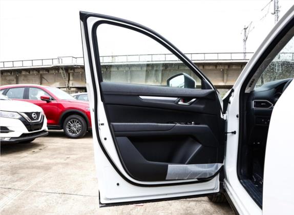 马自达CX-5 2020款 改款 2.0L 自动两驱智慧型 车厢座椅   前门板