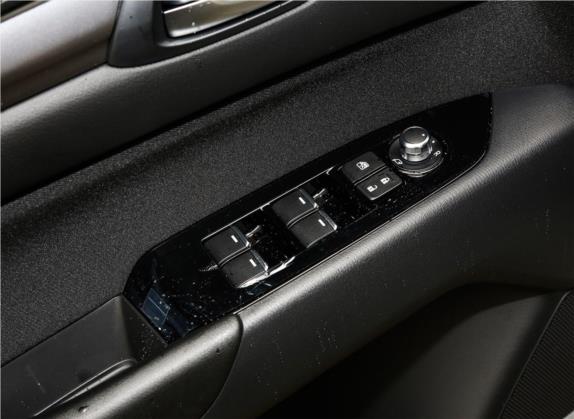 马自达CX-5 2020款 改款 2.0L 自动两驱智慧型 车厢座椅   门窗控制