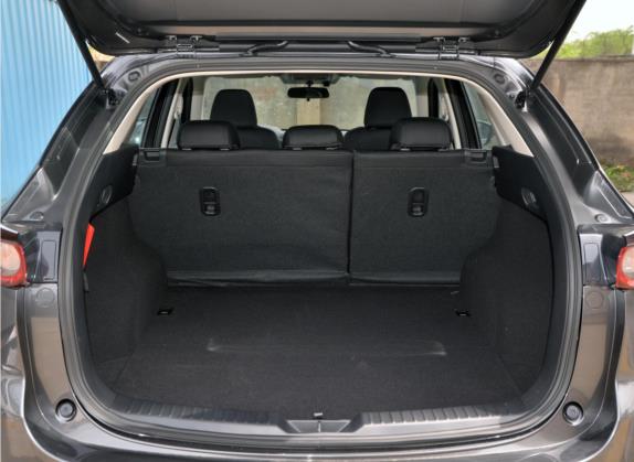 马自达CX-5 2021款 2.0L 自动两驱智慧型 车厢座椅   后备厢