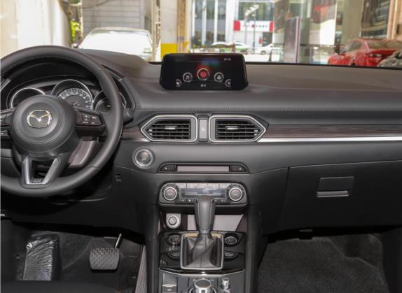 马自达CX-5 2021款 2.0L 自动两驱智尊型 中控类   中控台