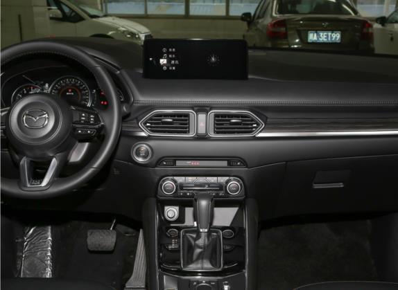 马自达CX-5 2022款 2.5L 自动两驱智尊型 中控类   中控台