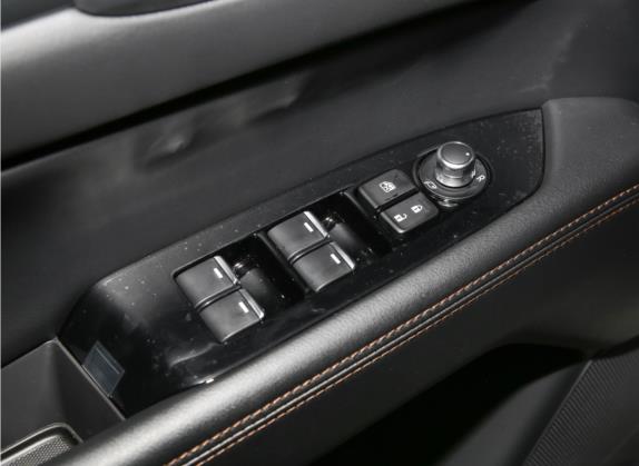 马自达CX-5 2022款 2.5L 自动两驱智尊型 车厢座椅   门窗控制