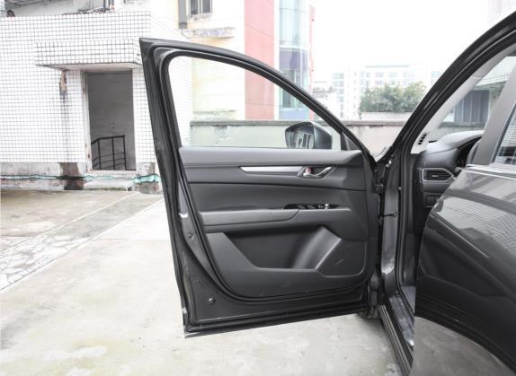 马自达CX-5 2022款 2.0L 自动两驱智尚型 车厢座椅   前门板