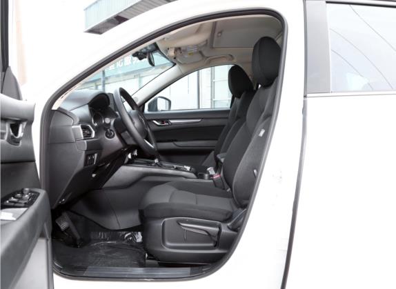 马自达CX-5 2022款 2.0L 自动两驱舒适型 车厢座椅   前排空间