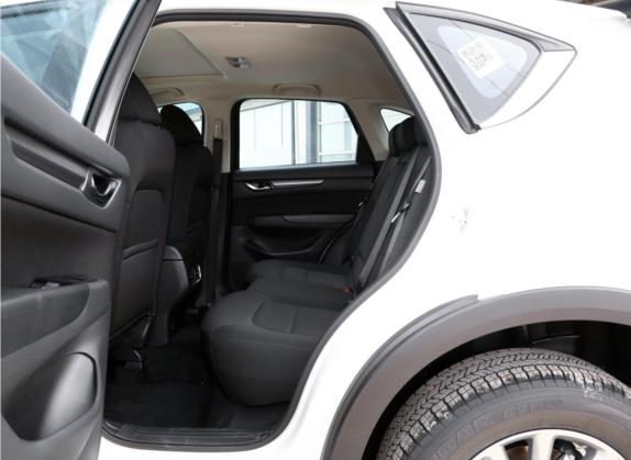 马自达CX-5 2022款 2.0L 自动两驱舒适型 车厢座椅   后排空间