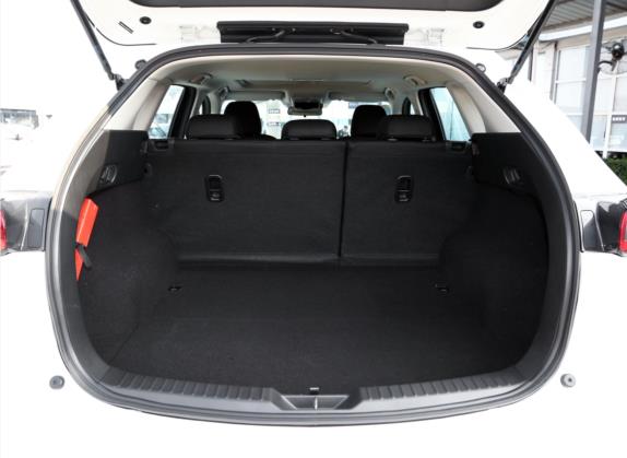 马自达CX-5 2022款 2.0L 自动两驱舒适型 车厢座椅   后备厢