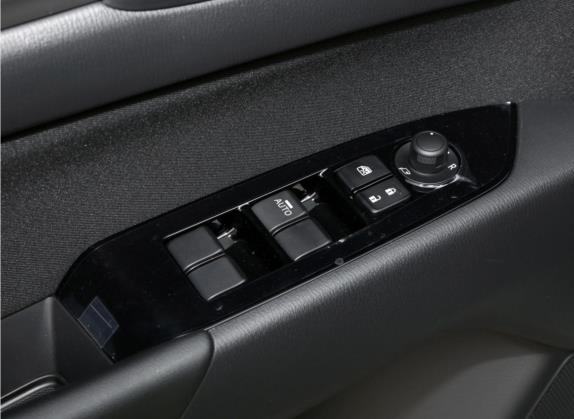 马自达CX-5 2022款 2.0L 自动两驱舒适型 车厢座椅   门窗控制