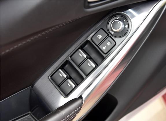 阿特兹 2017款 2.5L 蓝天至尊版 车厢座椅   门窗控制