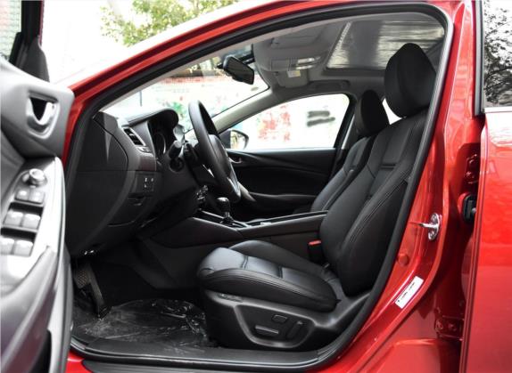 阿特兹 2017款 2.5L 蓝天尊崇版 车厢座椅   前排空间