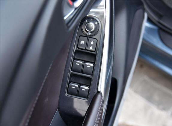 阿特兹 2018款 2.0L 蓝天尊贵版 国V 车厢座椅   门窗控制