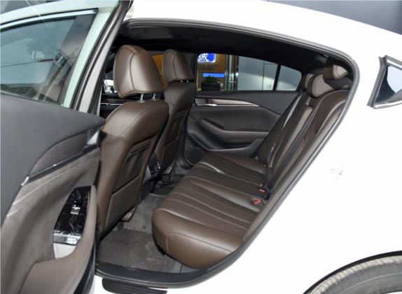 阿特兹 2020款 2.5L 蓝天尊崇版 车厢座椅   后排空间