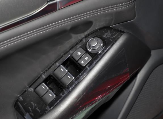 阿特兹 2021款 2.0L 蓝天豪华版 车厢座椅   门窗控制