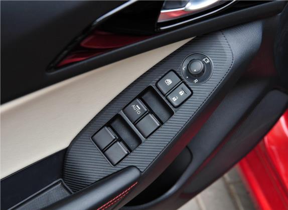 马自达3 昂克赛拉 2014款 三厢 2.0L 自动旗舰型 车厢座椅   门窗控制