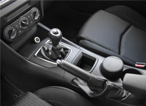 马自达3 昂克赛拉 2014款 三厢 1.5L 手动舒适型 中控类   挡把