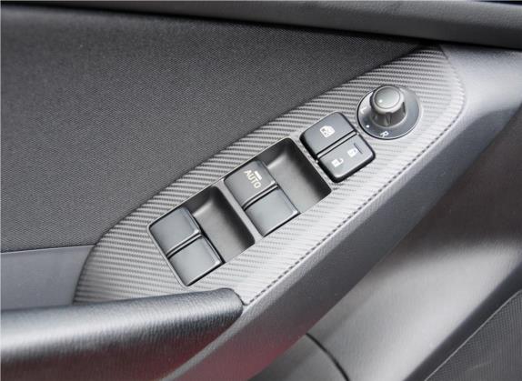 马自达3 昂克赛拉 2014款 三厢 1.5L 自动舒适型 车厢座椅   门窗控制