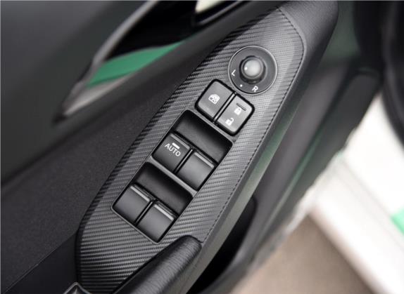 马自达3 昂克赛拉 2014款 两厢 1.5L 自动豪华型 车厢座椅   门窗控制