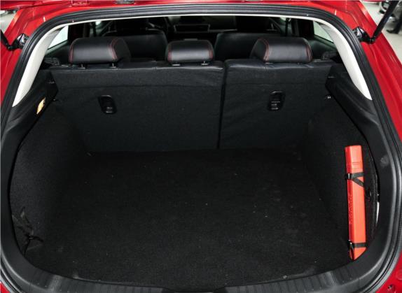 马自达3 昂克赛拉 2014款 两厢 1.5L 自动尊贵型 车厢座椅   后备厢