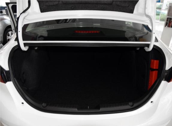 马自达3 昂克赛拉 2016款 三厢 2.0L 自动旗舰型 车厢座椅   后备厢