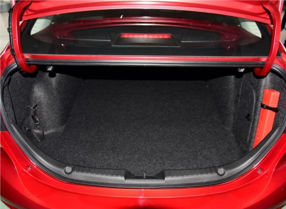 马自达3 昂克赛拉 2016款 三厢 1.5L 自动舒适型 车厢座椅   后备厢
